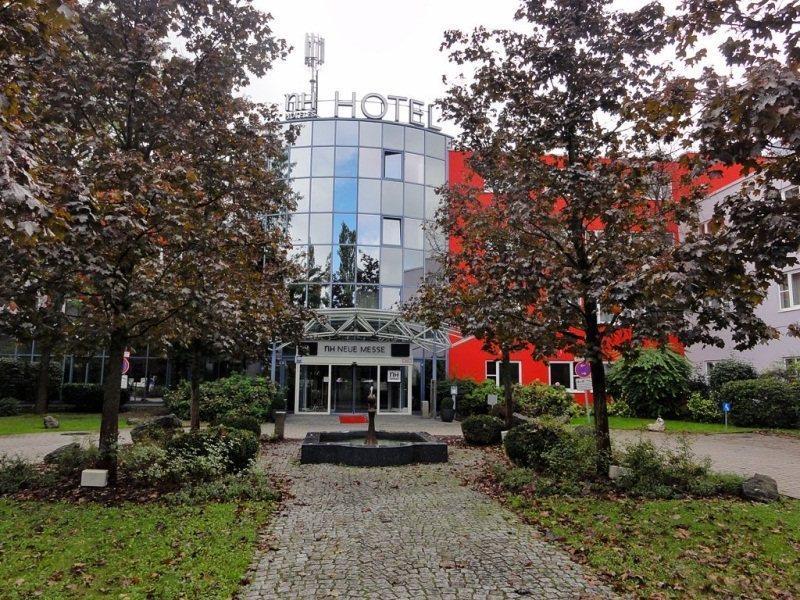Nh Muenchen Messe Hotel Exterior foto