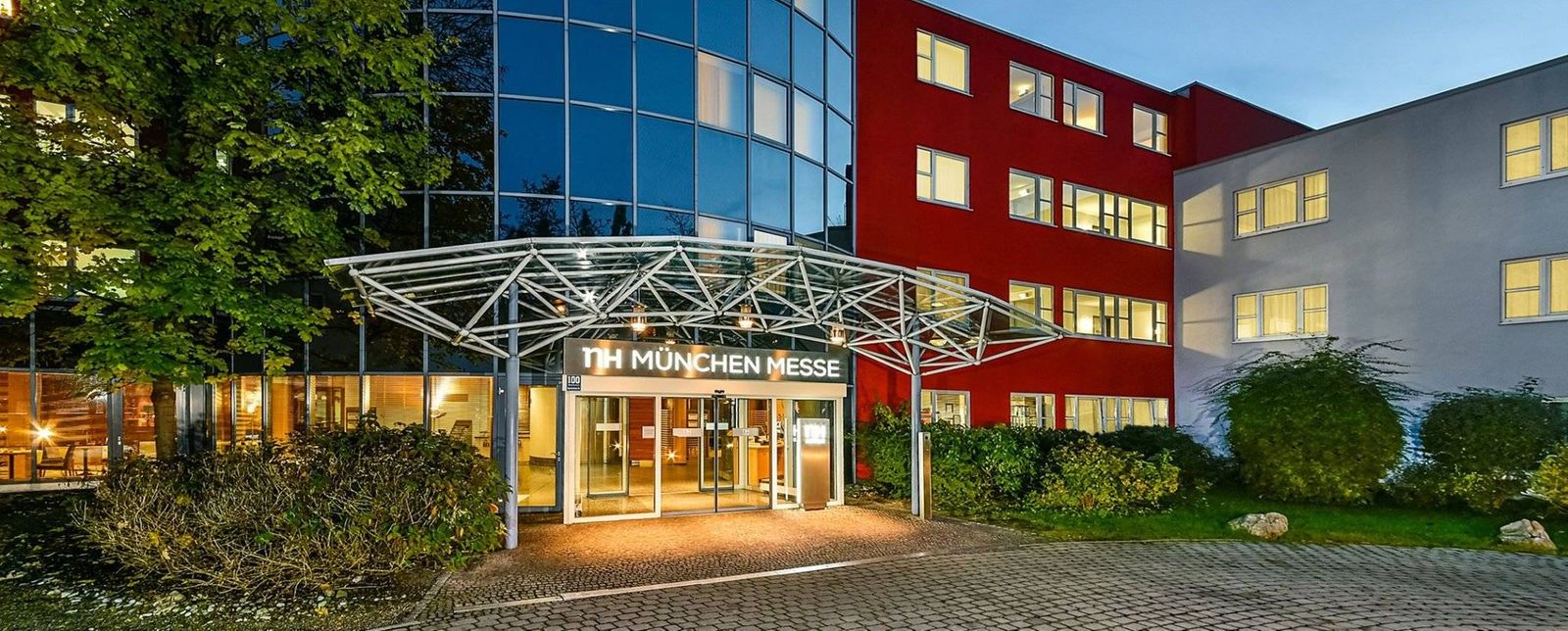 Nh Muenchen Messe Hotel Exterior foto